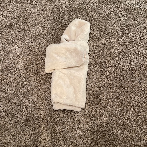 Furry jacket - Picture 2 of 2